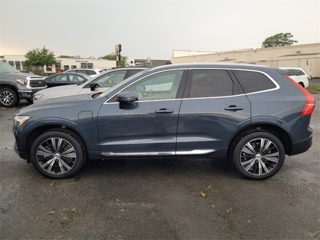 Certified 2022 Volvo XC60 Recharge Plug-In Hybrid eAWD Inscription SUV