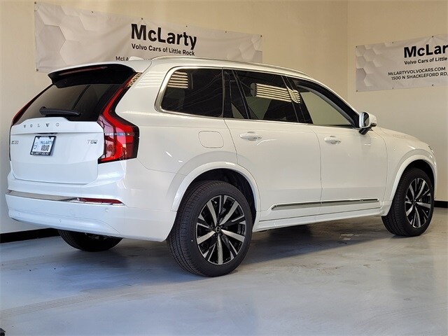2025 Volvo XC90 T8 Core photo 2