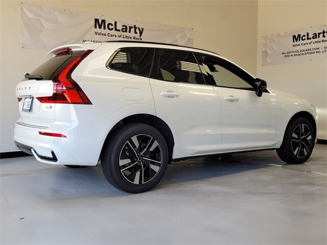 2026 Volvo XC60 B5 Core photo 3