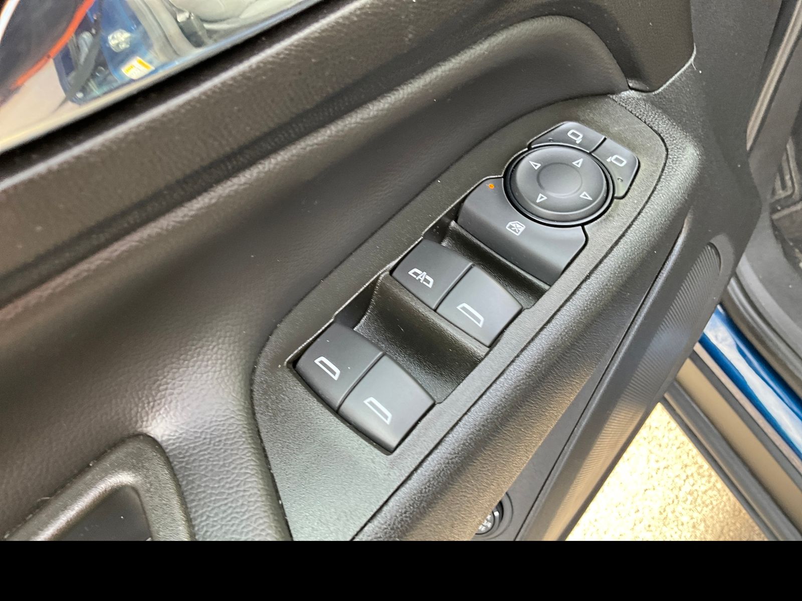 2023 Chevrolet Equinox LT - Photo 25