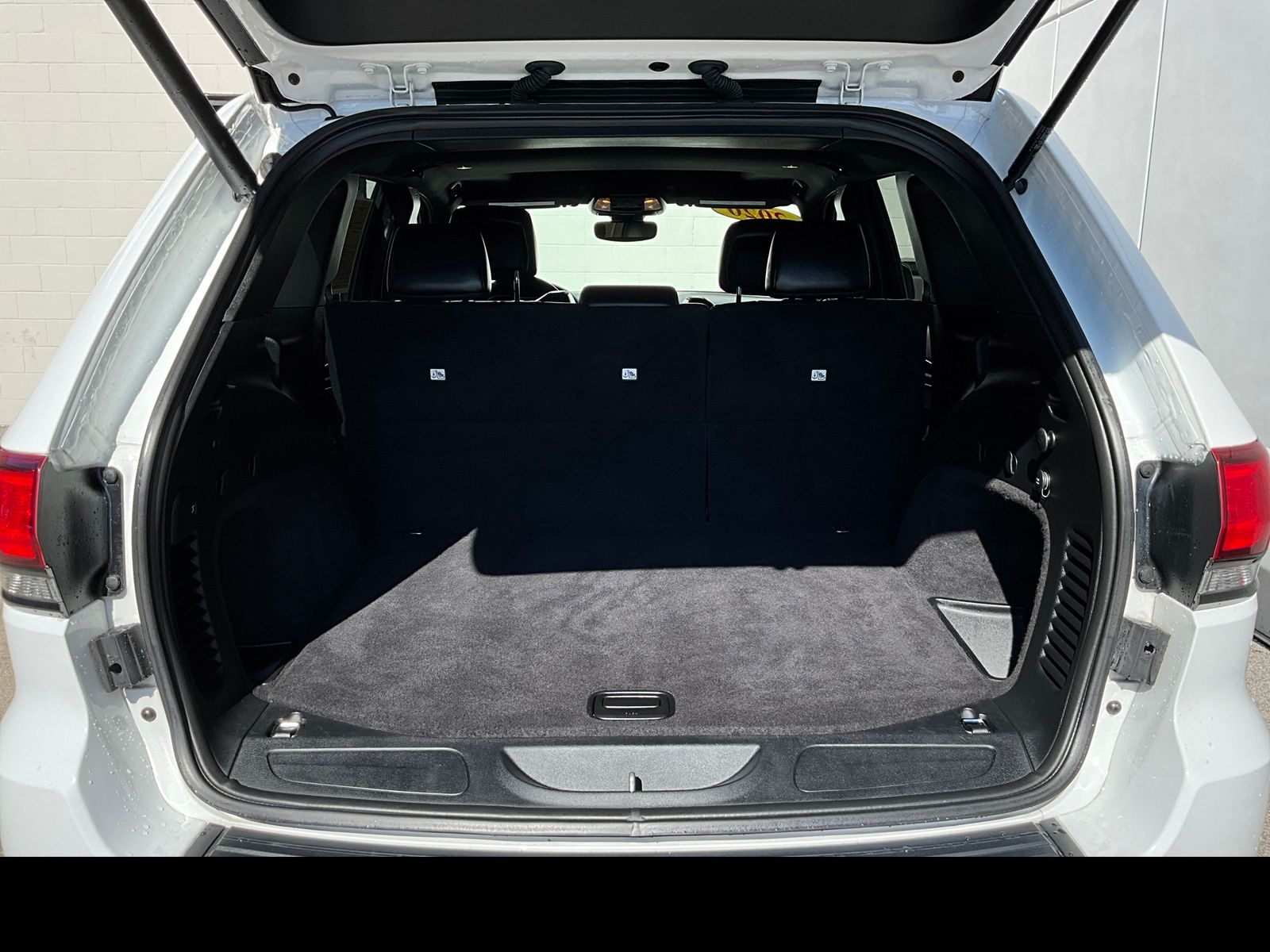 2020 Jeep Grand Cherokee Altitude - Photo 22