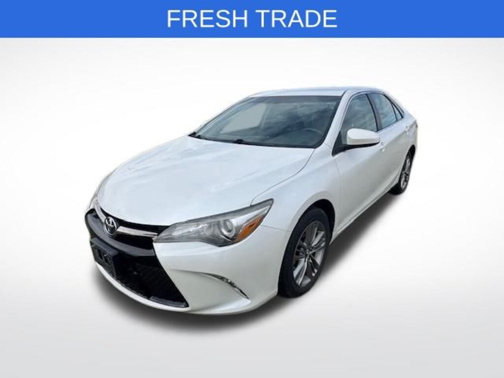 Used 2017 Toyota Camry SE Sedan