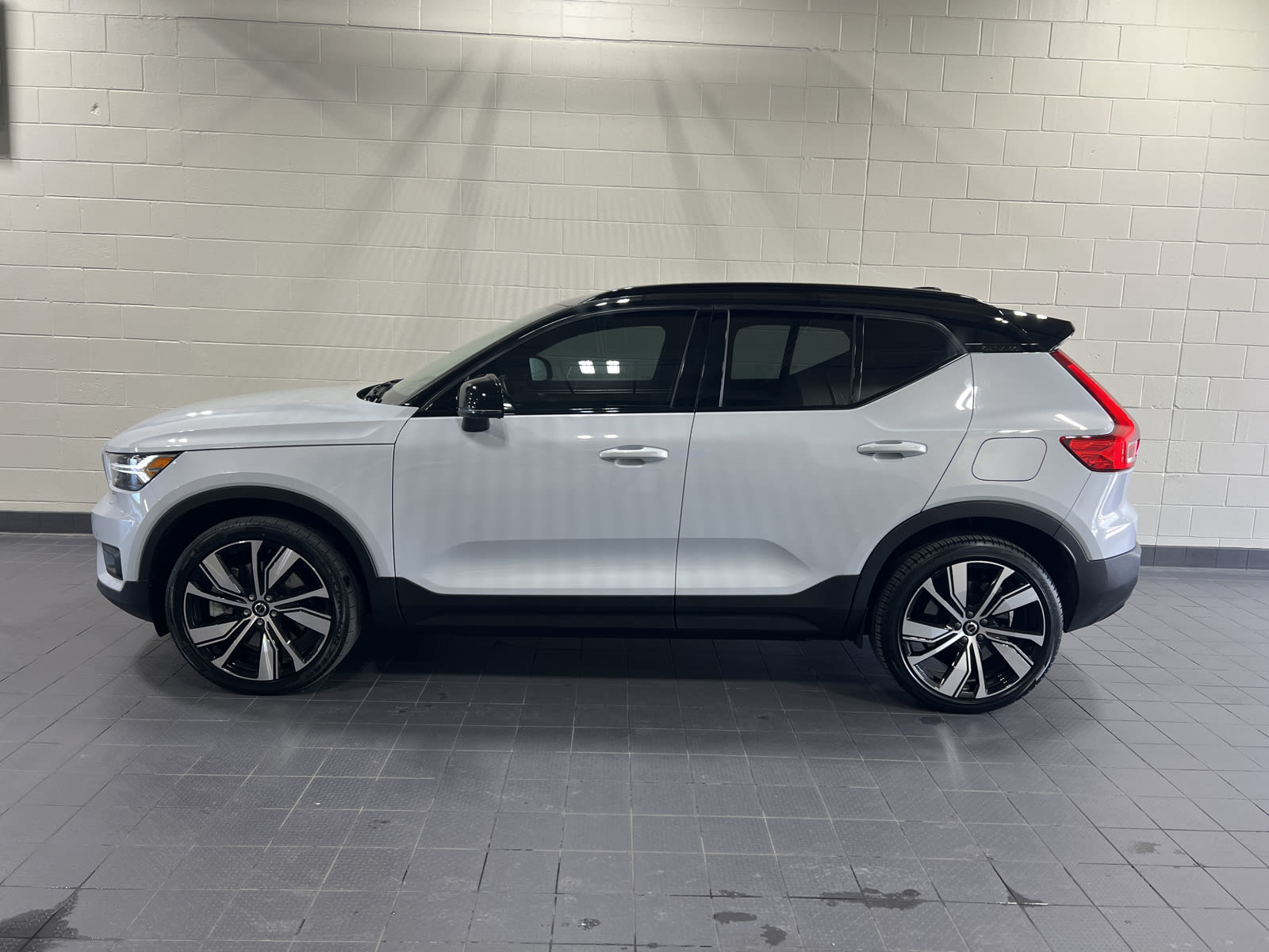 Certified 2021 Volvo XC40 Recharge with VIN YV4ED3UR6M2533014 for sale in Moline, IL