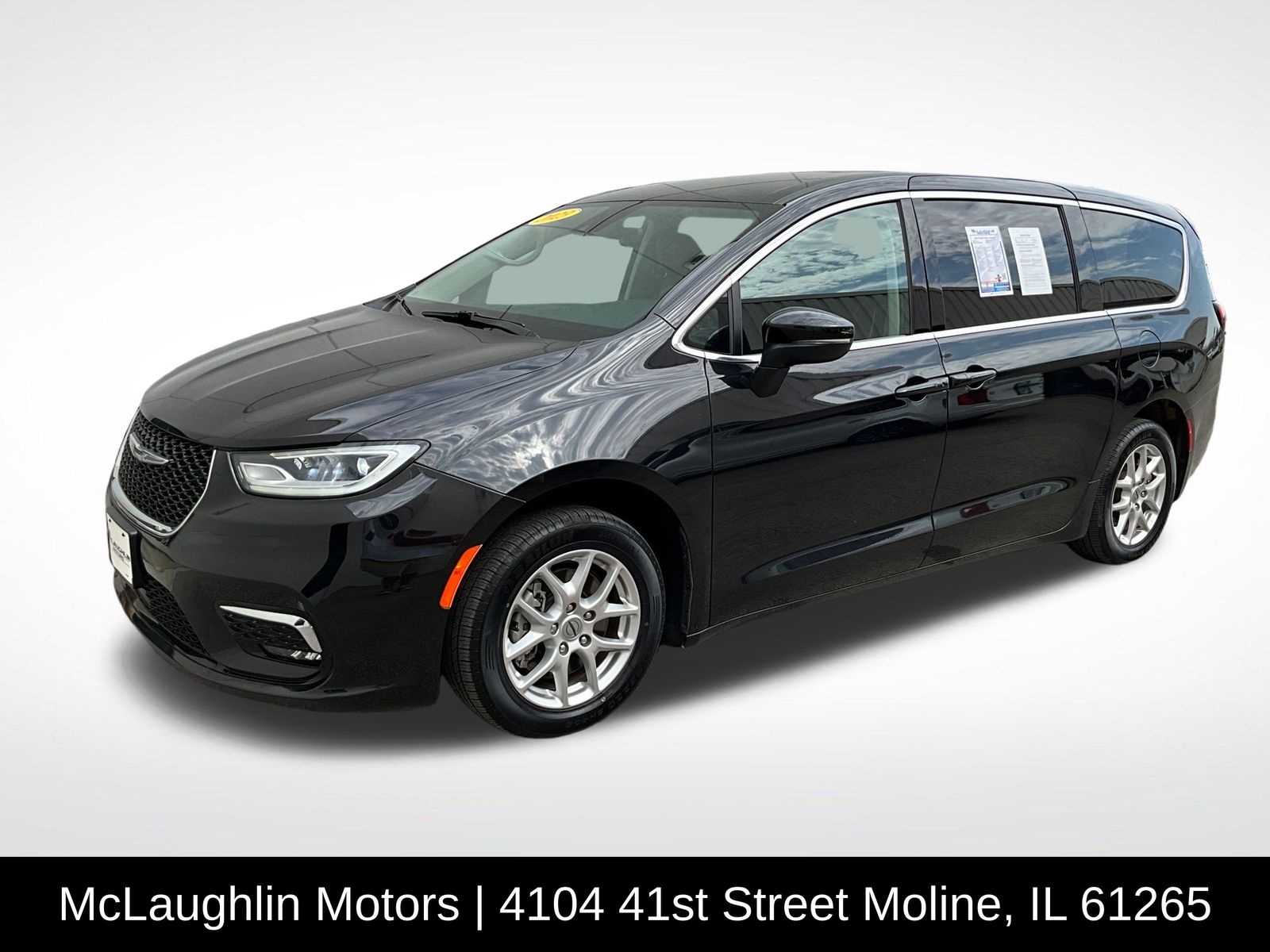 2023 Chrysler Pacifica Touring L's photo