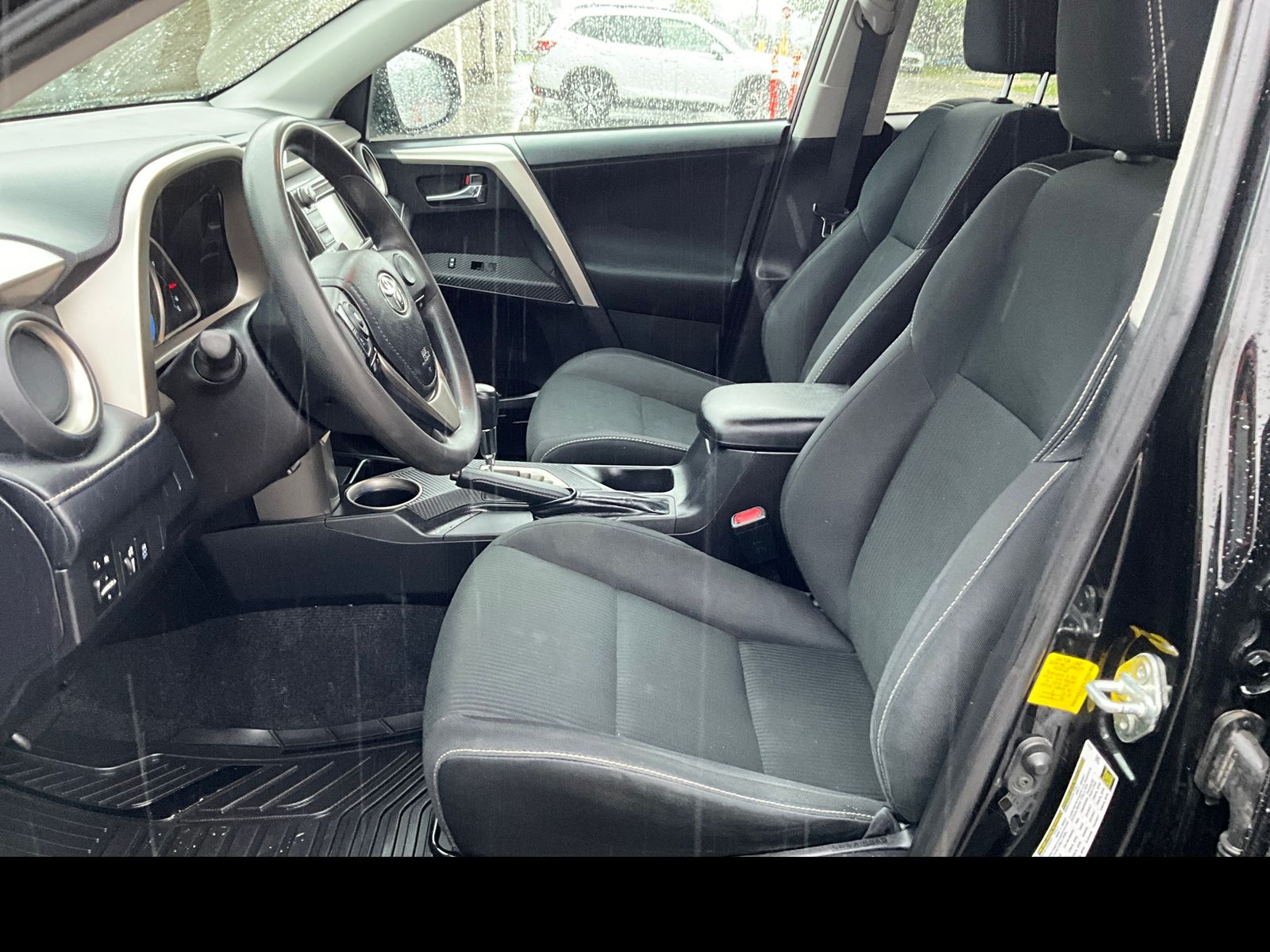 Used 2014 Toyota RAV4 XLE with VIN 2T3WFREV2EW112870 for sale in Moline, IL