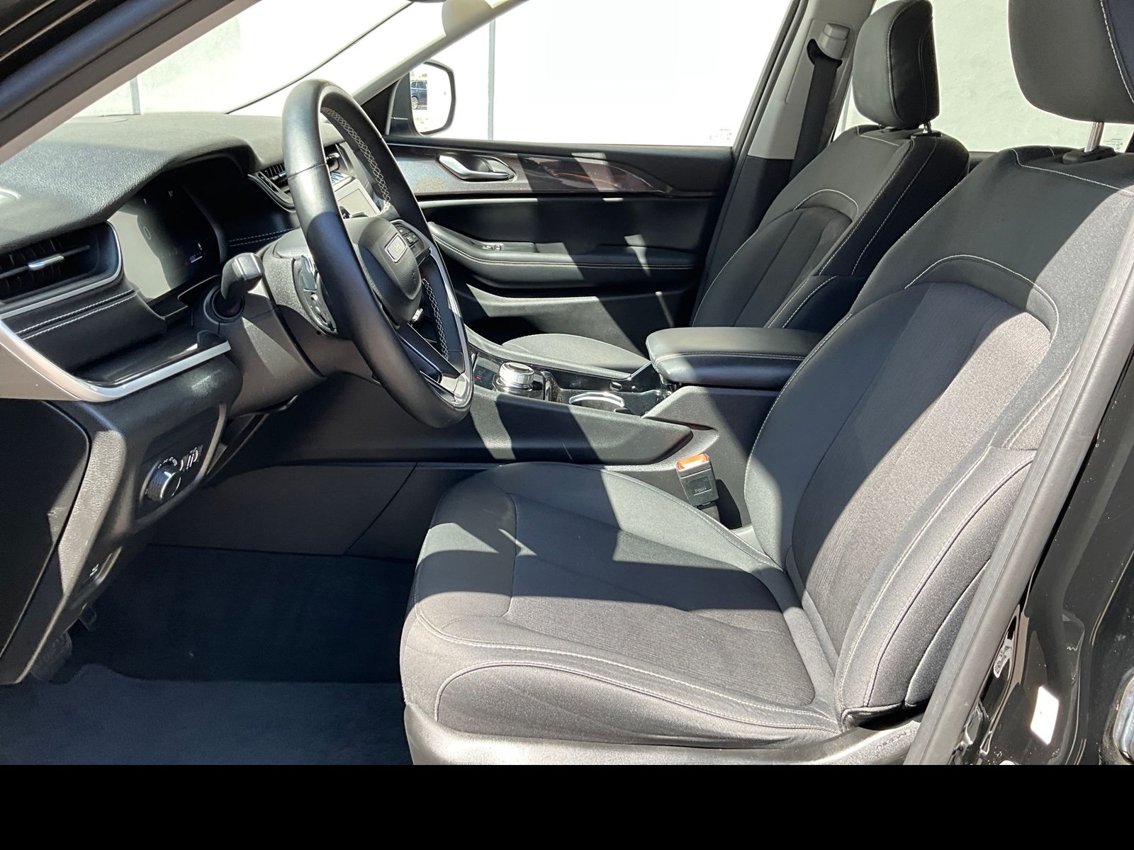 2020 Jeep Grand Cherokee Altitude - Photo 10