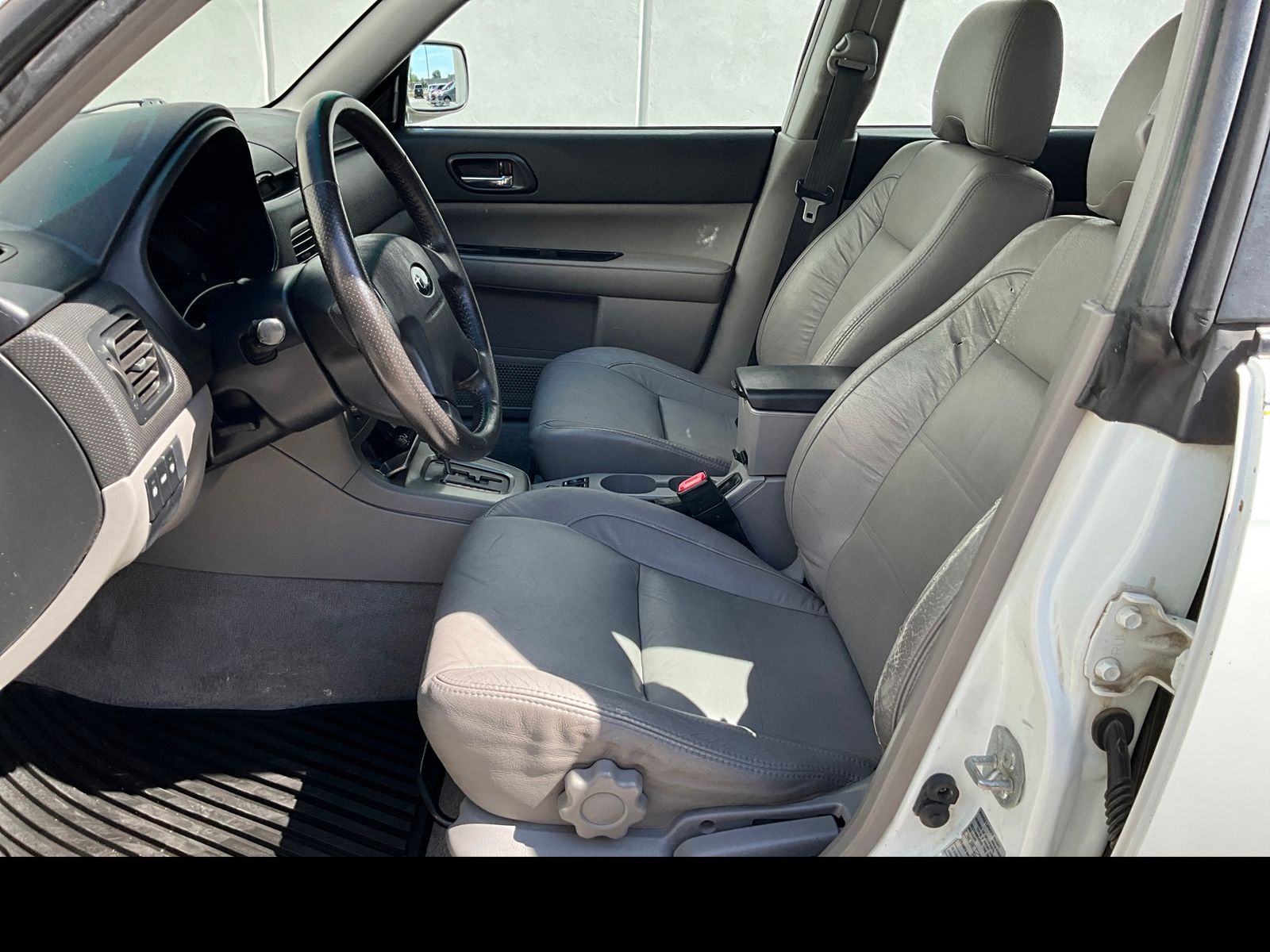 Used 2004 Subaru Forester XS with VIN JF1SG656X4H702036 for sale in Moline, IL