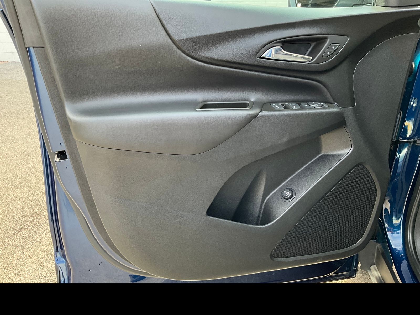 2023 Chevrolet Equinox LT - Photo 24