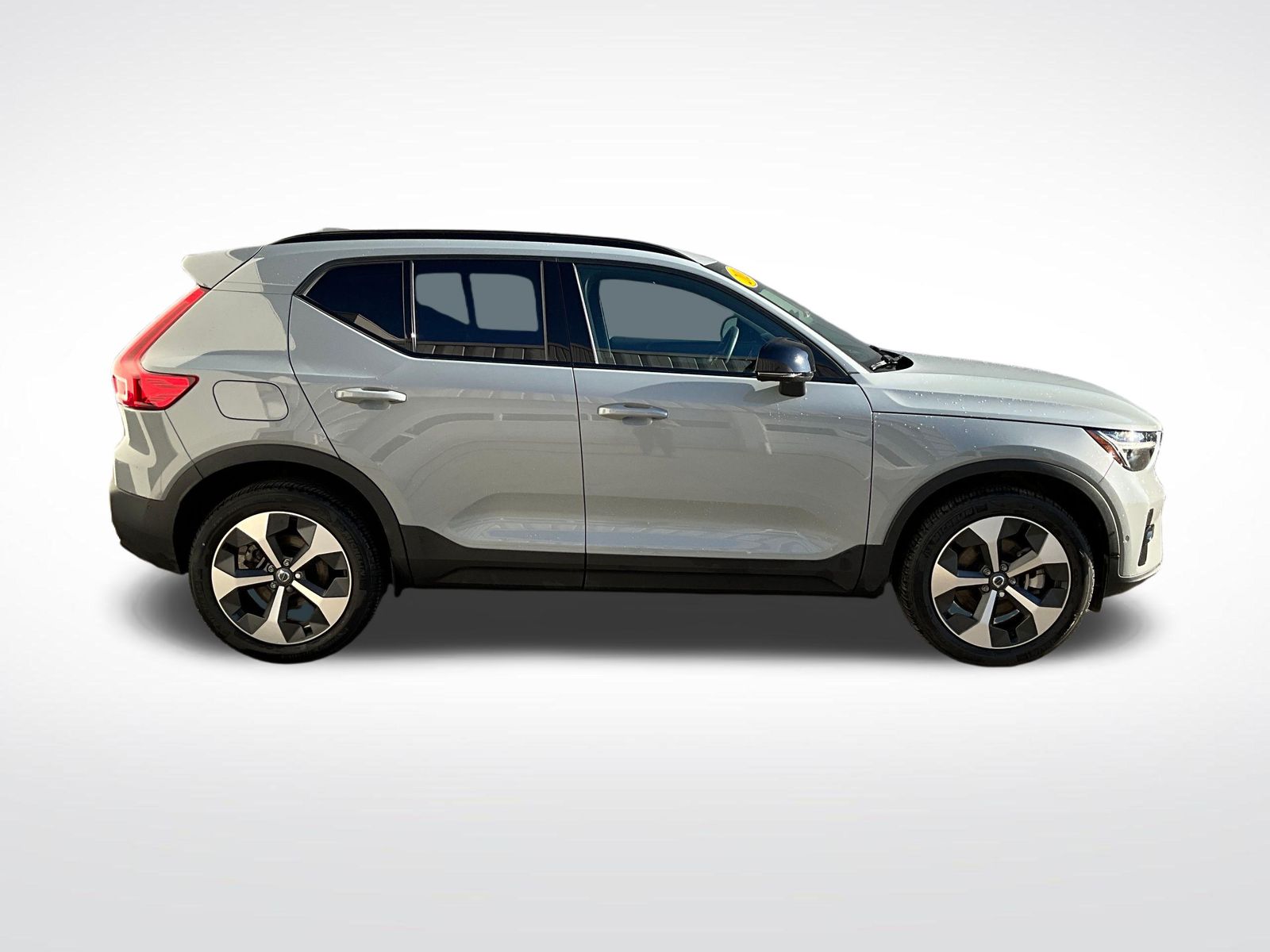 2026 Volvo XC40 Plus - Photo 6