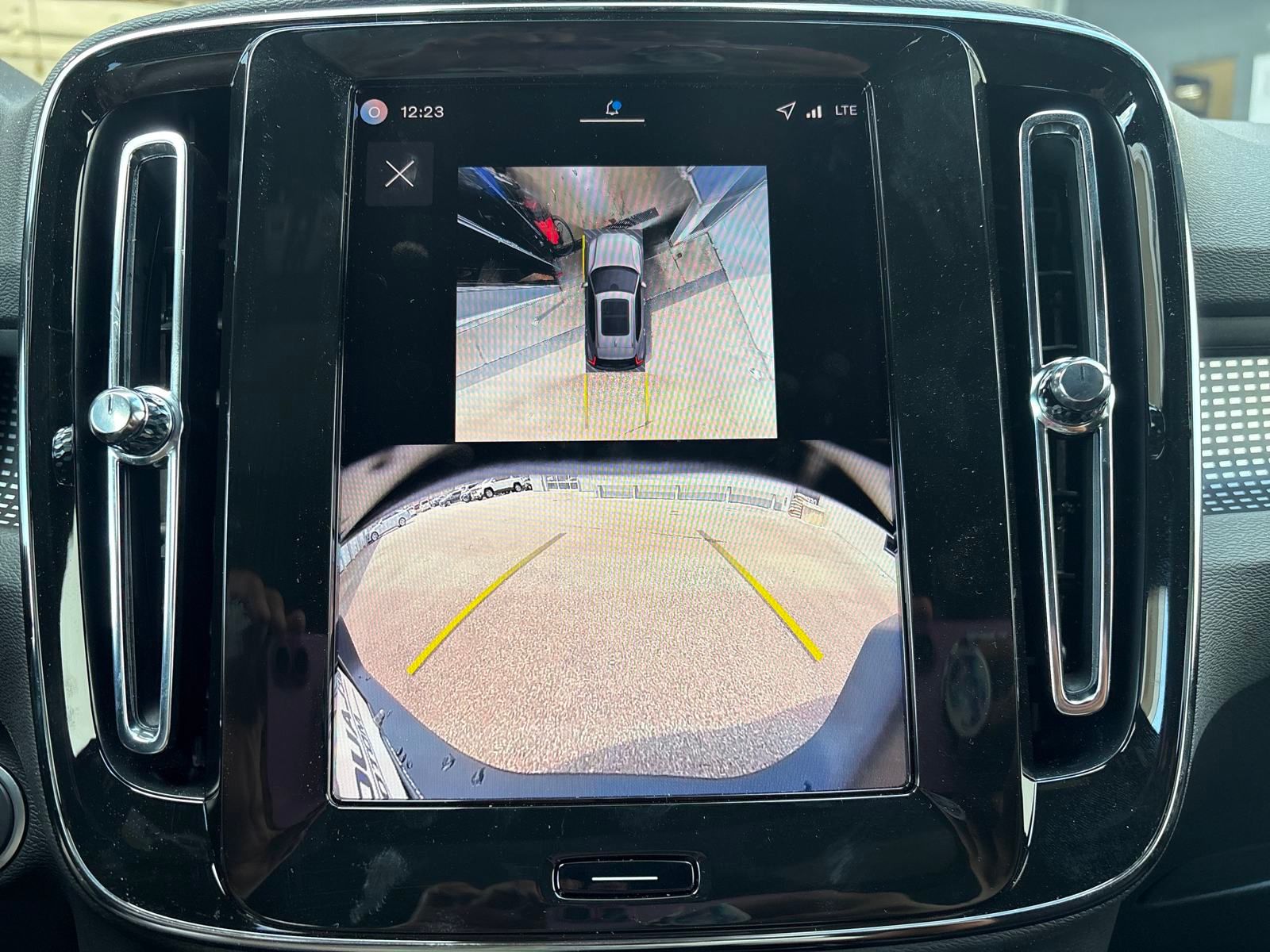 2026 Volvo XC40 Ultra - Photo 21