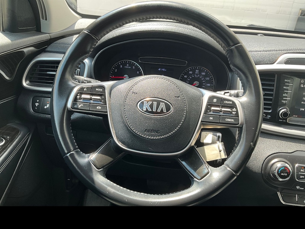 Used 2020 Kia Sorento LX SUV