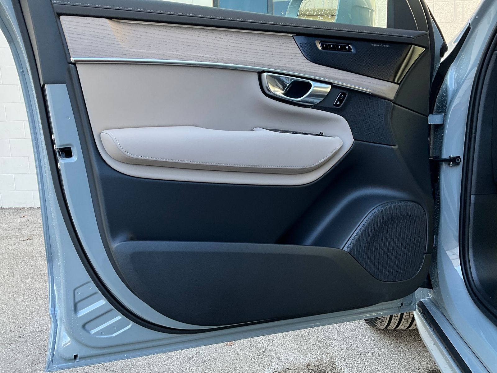 2026 Volvo XC90 Plus - Photo 10