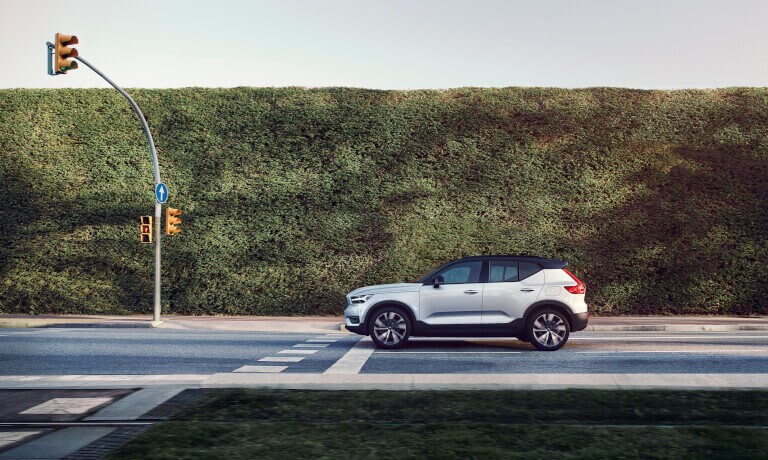 2021 Volvo XC40 Recharge stopped at a stoplight