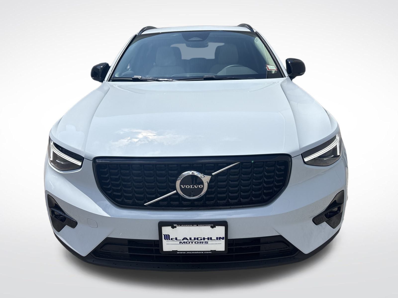 2026 Volvo XC40 Plus - Photo 8