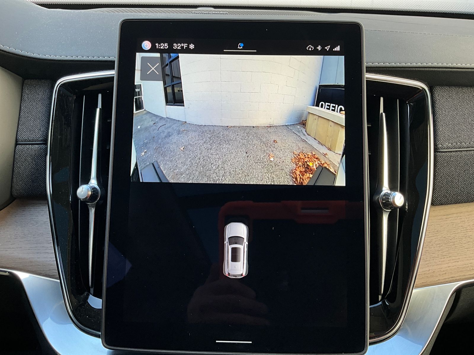 2025 Volvo XC90 Plus - Photo 24