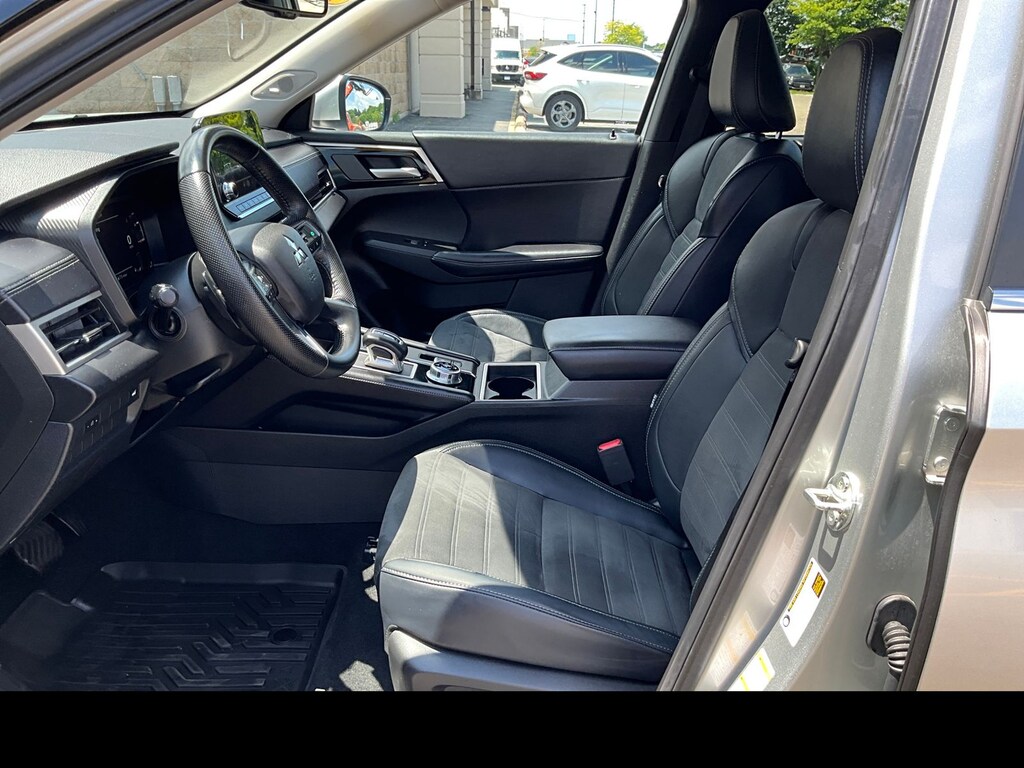 Used 2024 Mitsubishi Outlander SUV