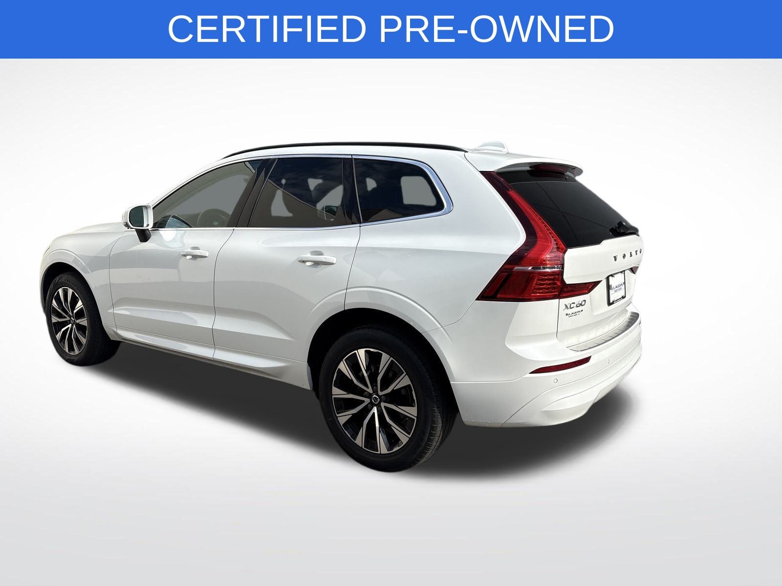 2023 Volvo XC60 Core photo 2