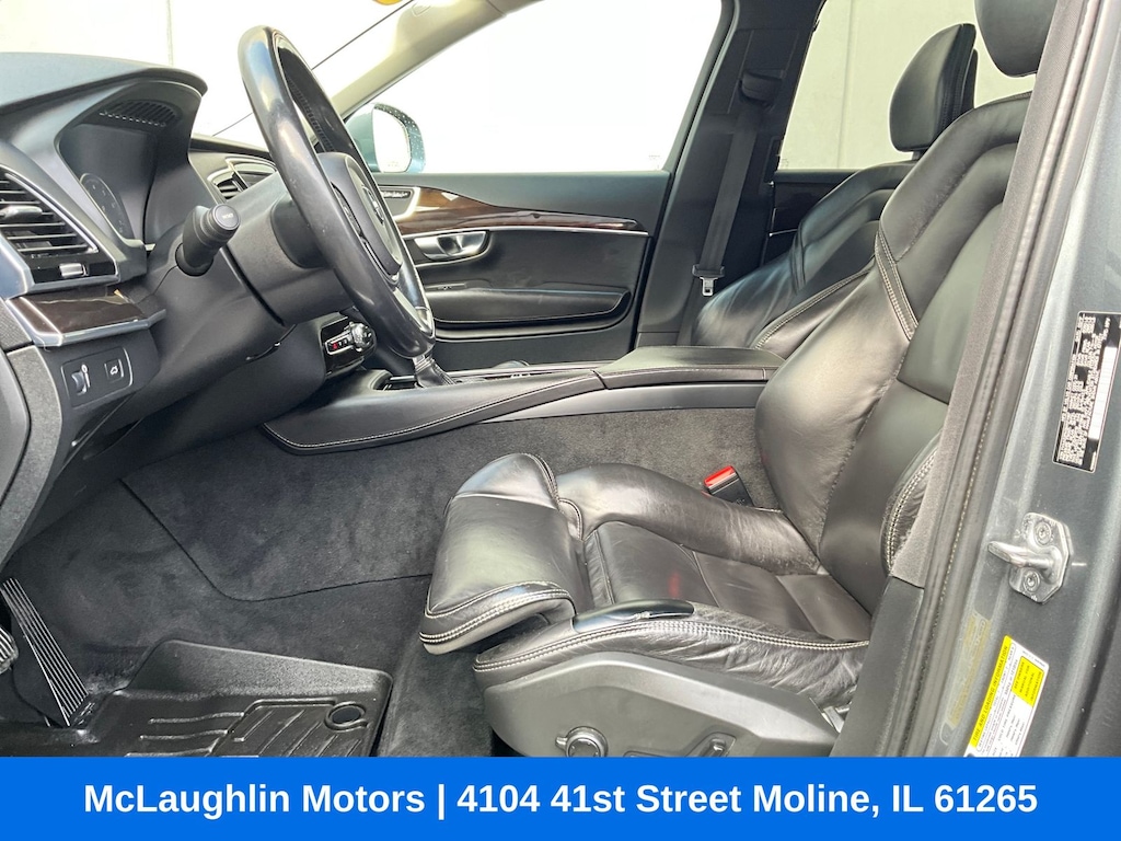 Used 2017 Volvo XC90 T6 Momentum SUV