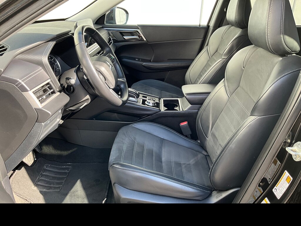 Used 2024 Mitsubishi Outlander SE SUV