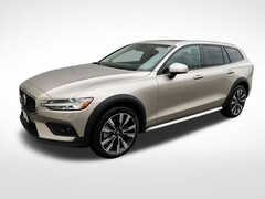 2026 Volvo V60 Cross Country B5 Ultra AWD Wagon