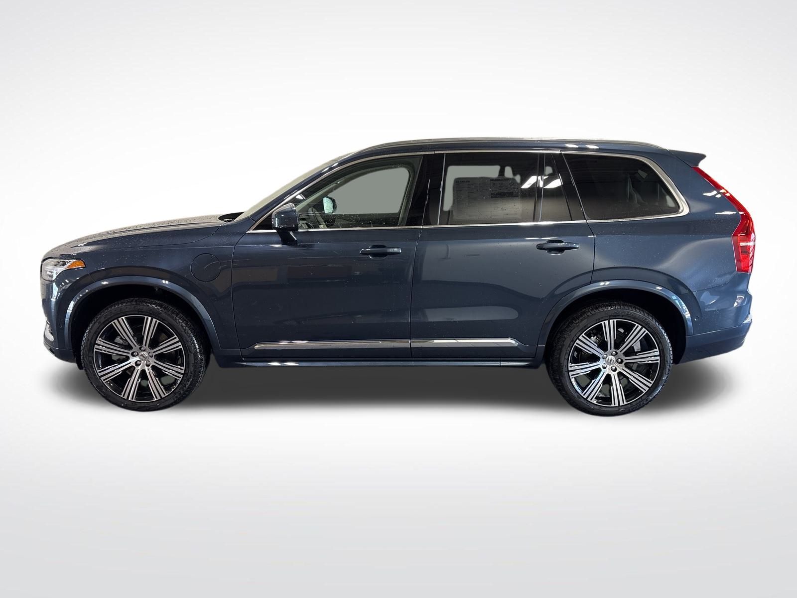2025 Volvo XC90 T8 photo 2