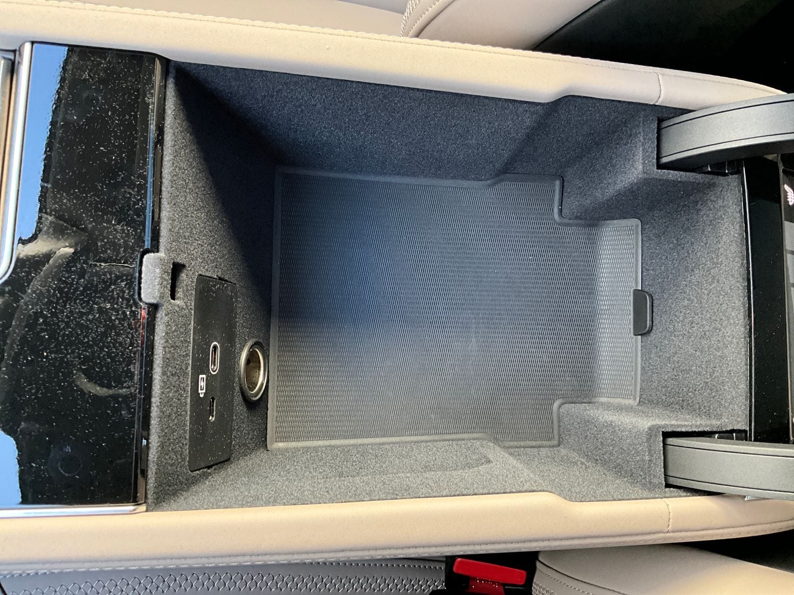 2026 Volvo XC90 Plus - Photo 32