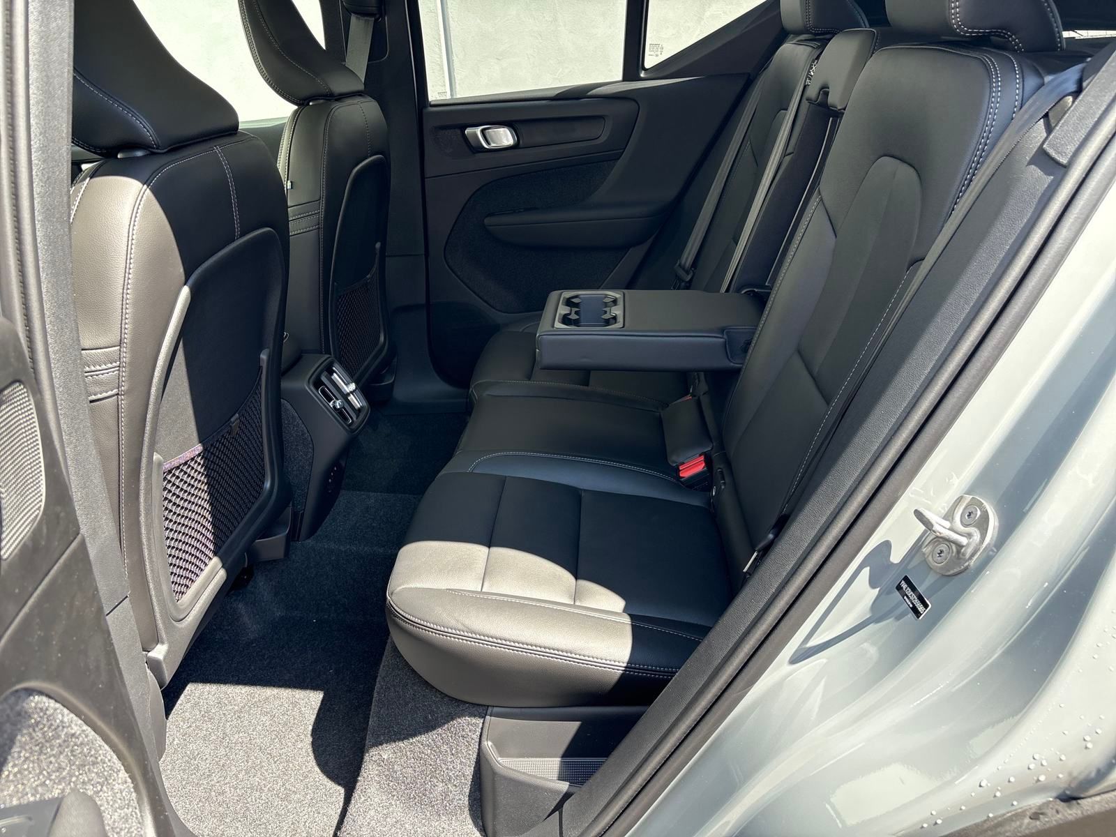 2026 Volvo XC40 Plus - Photo 33