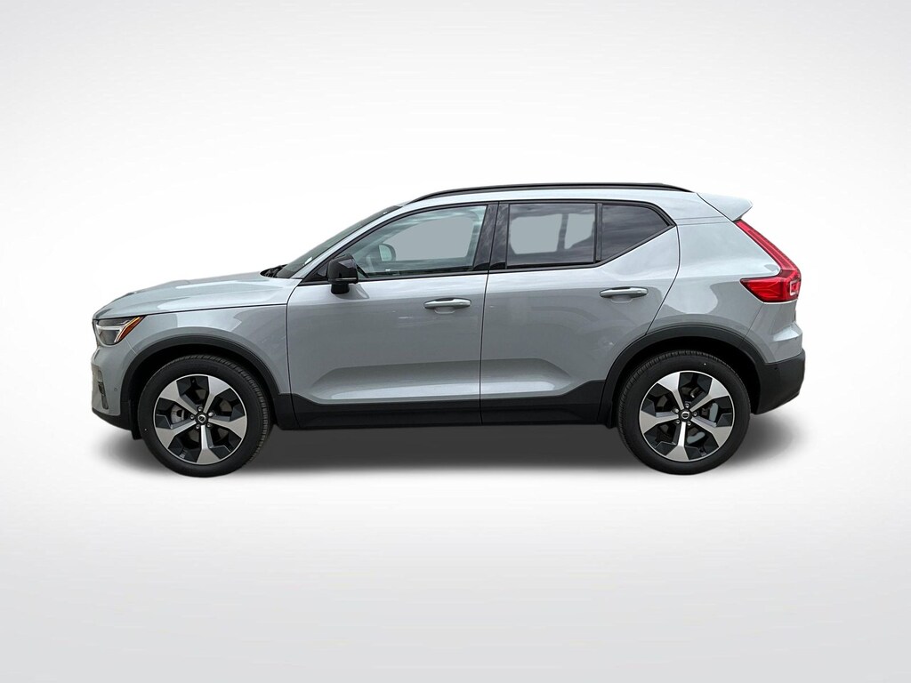 Used 2026 Volvo XC40 B5 Plus SUV