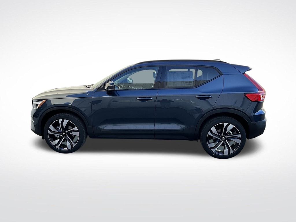 New 2026 Volvo XC40 B5 Ultra SUV
