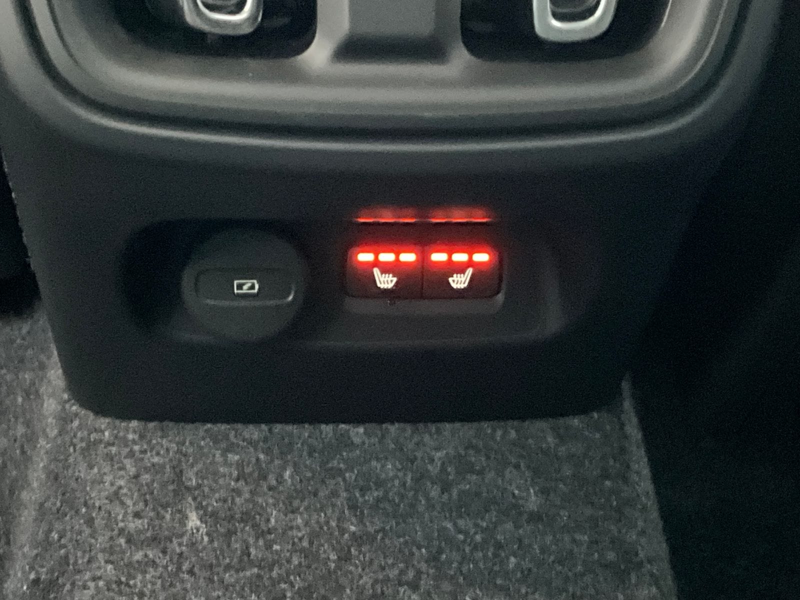 2026 Volvo XC40 Plus - Photo 28