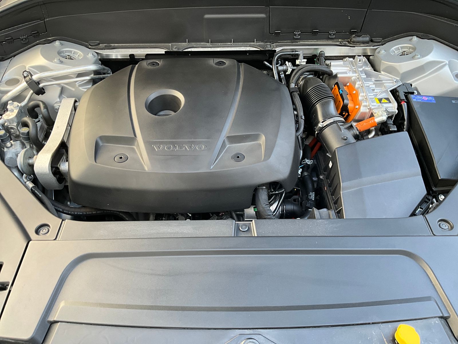 2025 Volvo XC90 Plus - Photo 27
