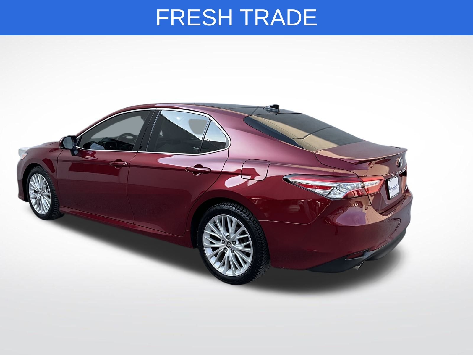 2020 Toyota Camry XLE V6 photo 3