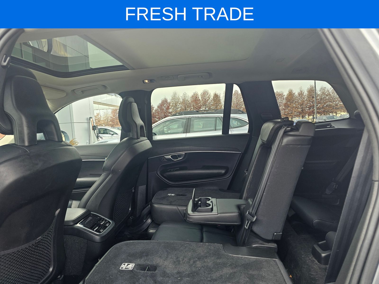 2020 Volvo XC90 T5 Momentum photo 2