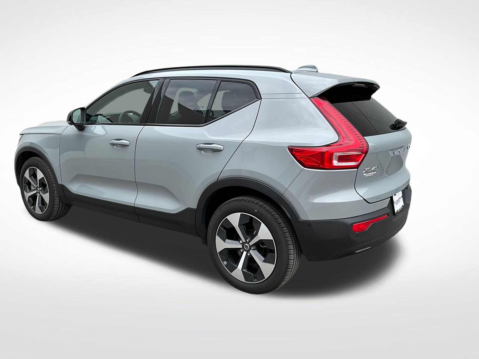 2026 Volvo XC40 Plus - Photo 9