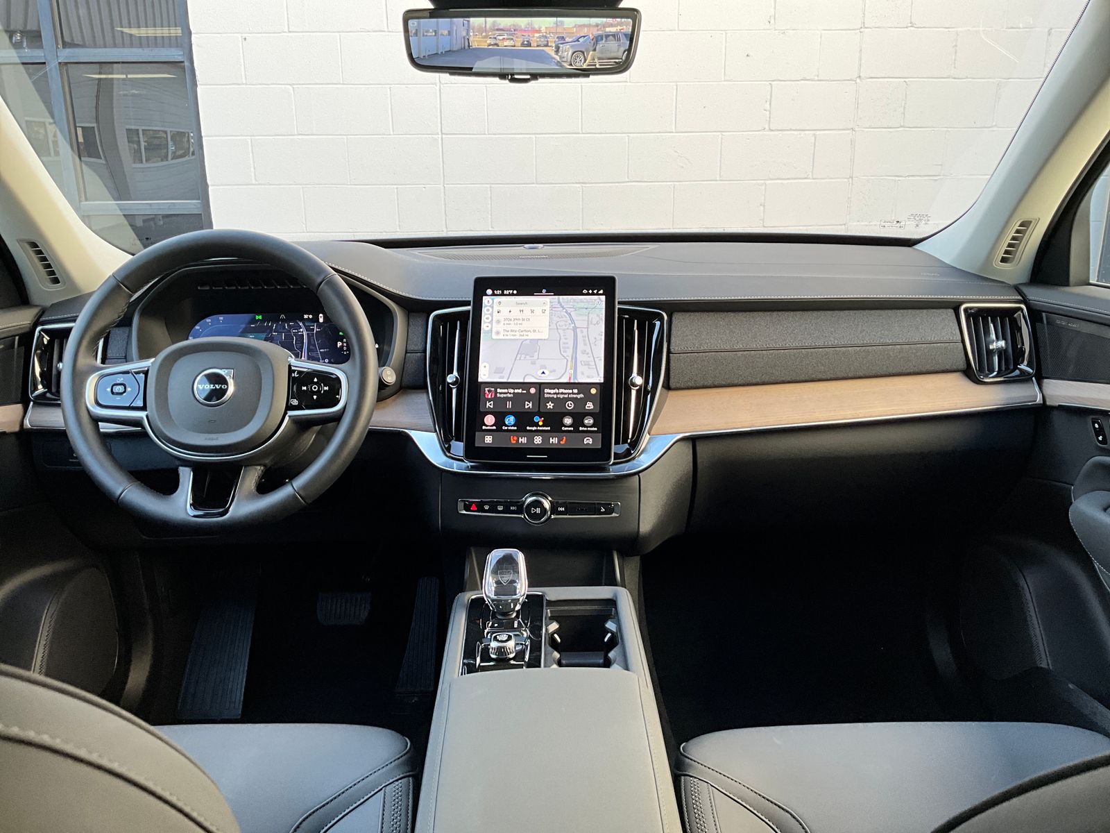 2025 Volvo XC90 Plus - Photo 13
