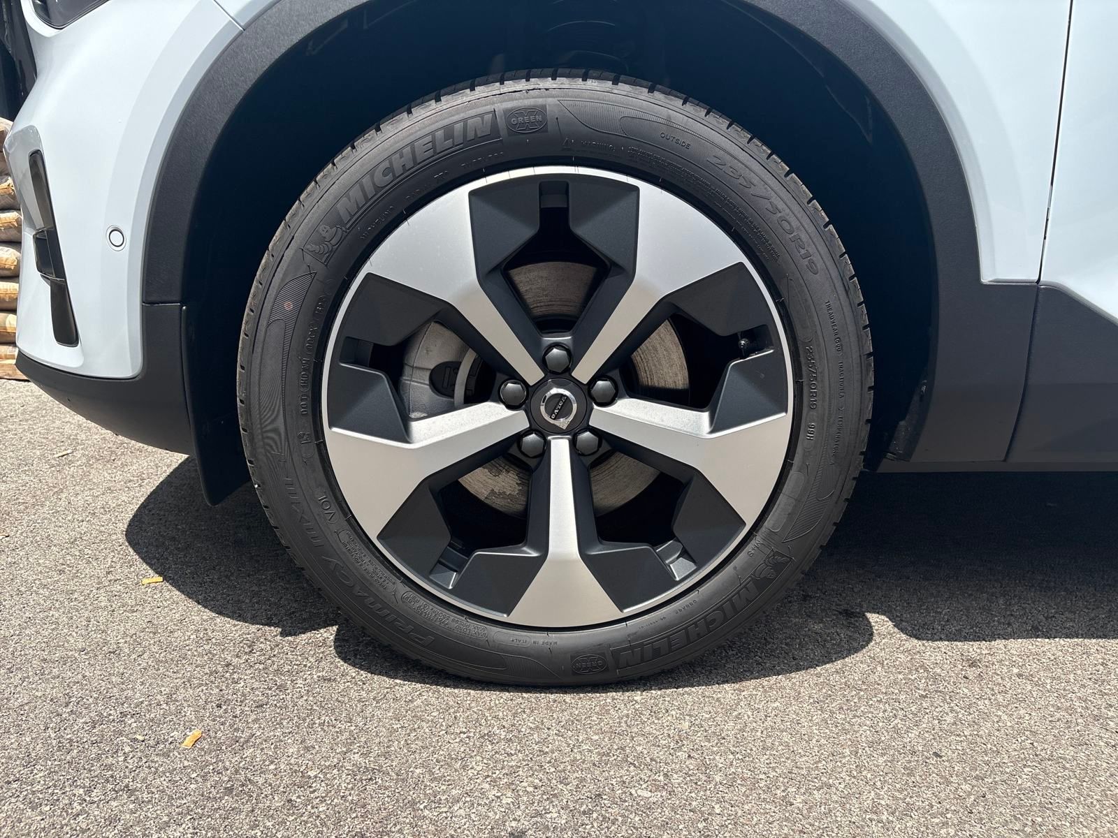 2026 Volvo XC40 Plus - Photo 36