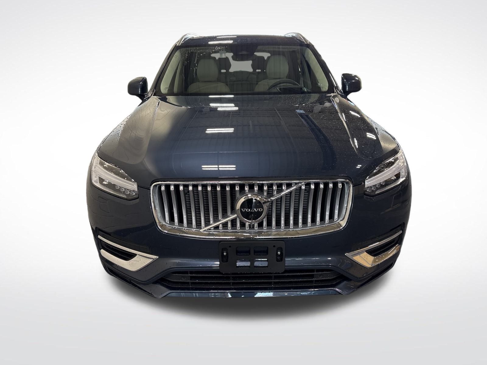 2025 Volvo XC90 T8 photo 3