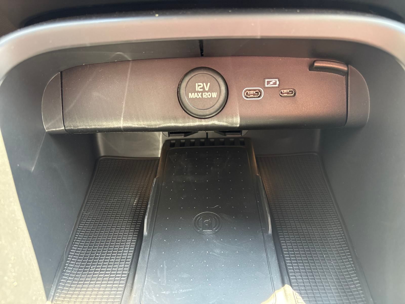 2026 Volvo XC40 Ultra - Photo 24