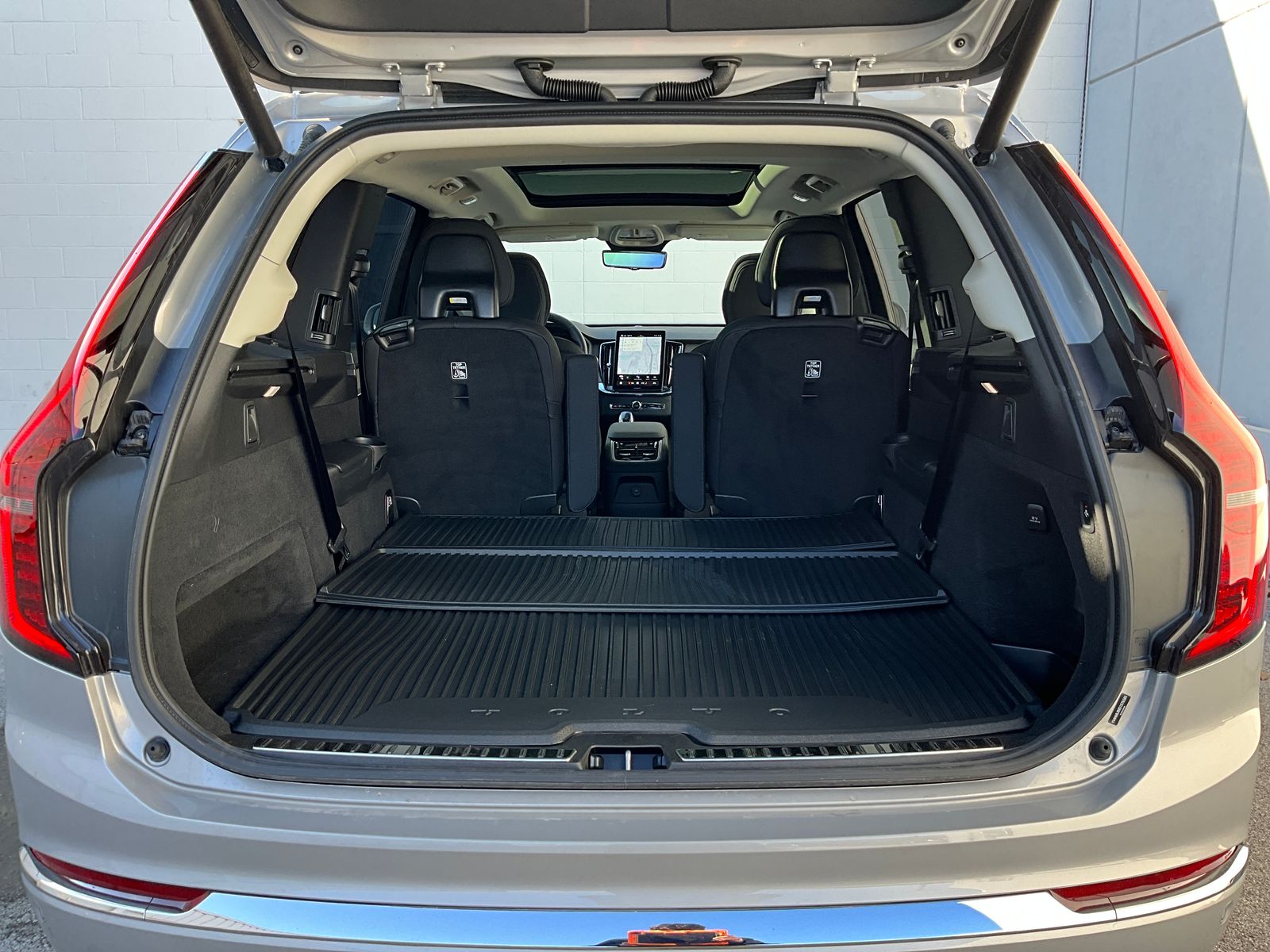 2025 Volvo XC90 Plus - Photo 28