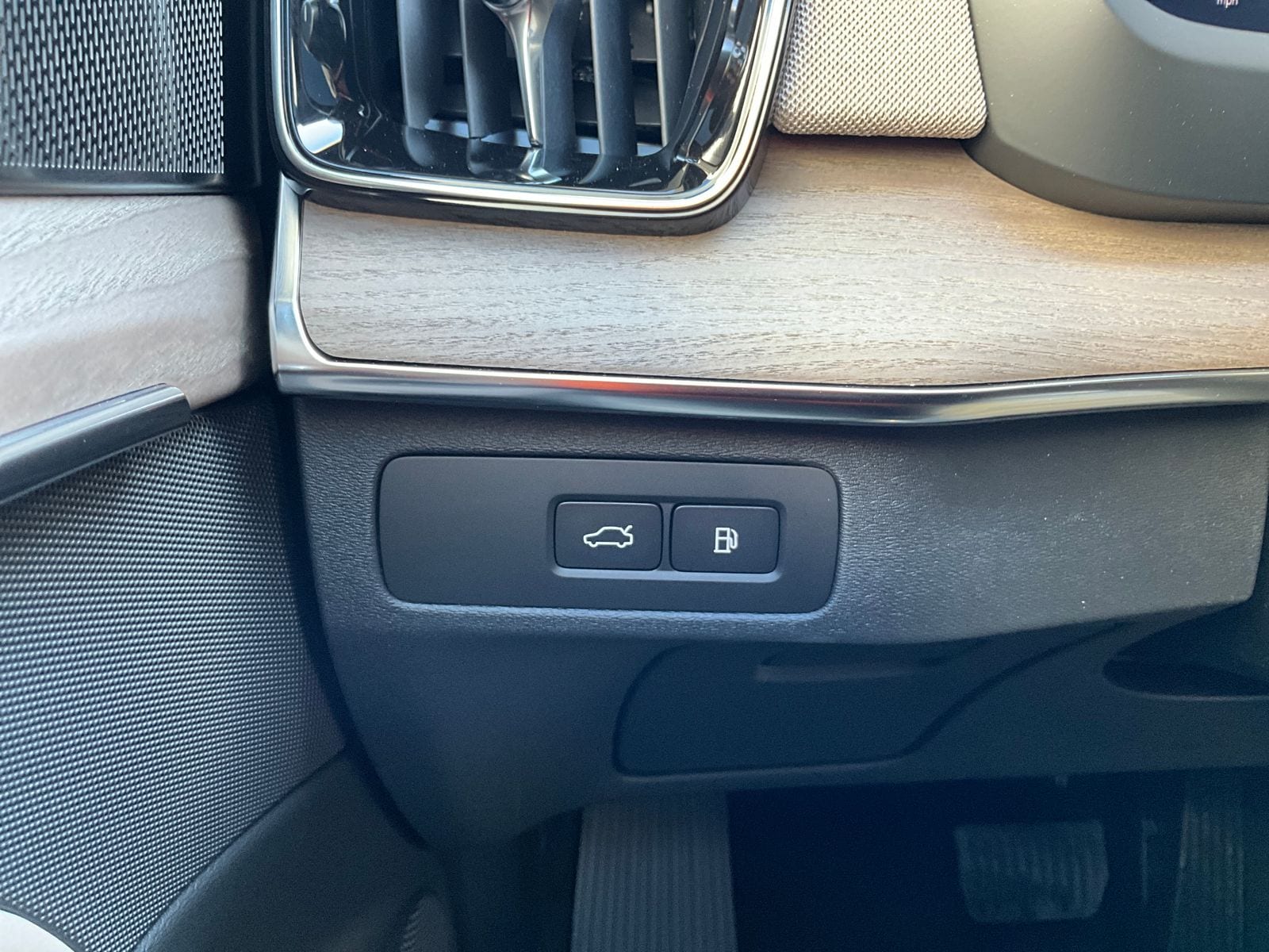 2026 Volvo XC90 Plus - Photo 23