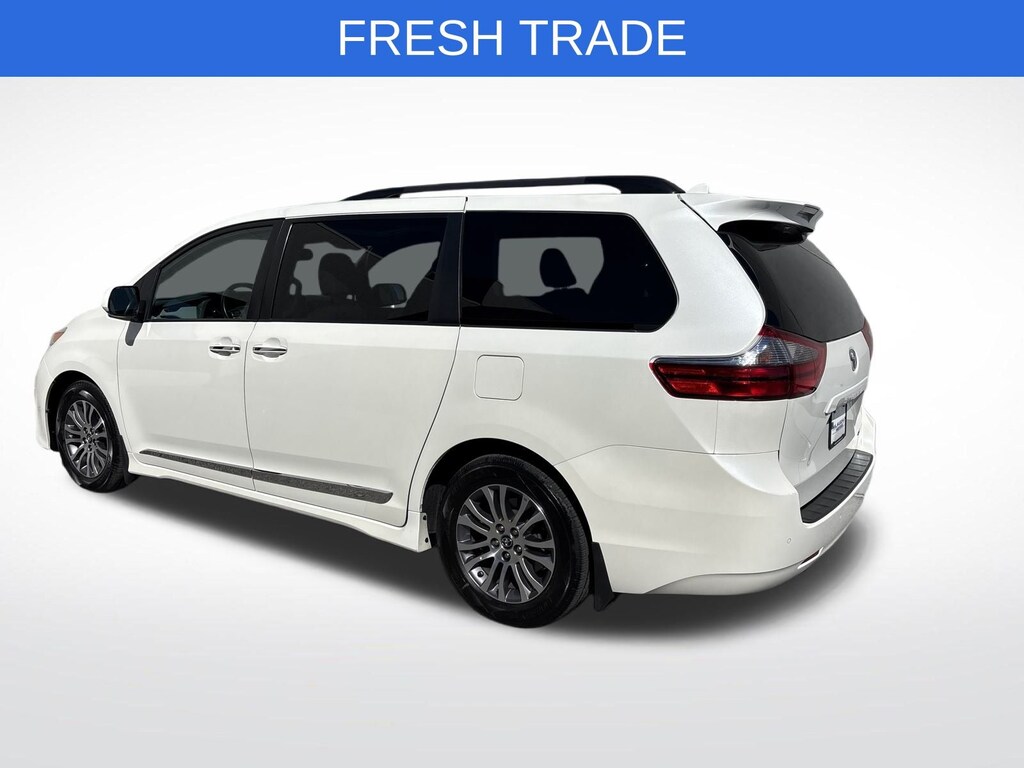 Used 2020 Toyota Sienna XLE Minivan/Van