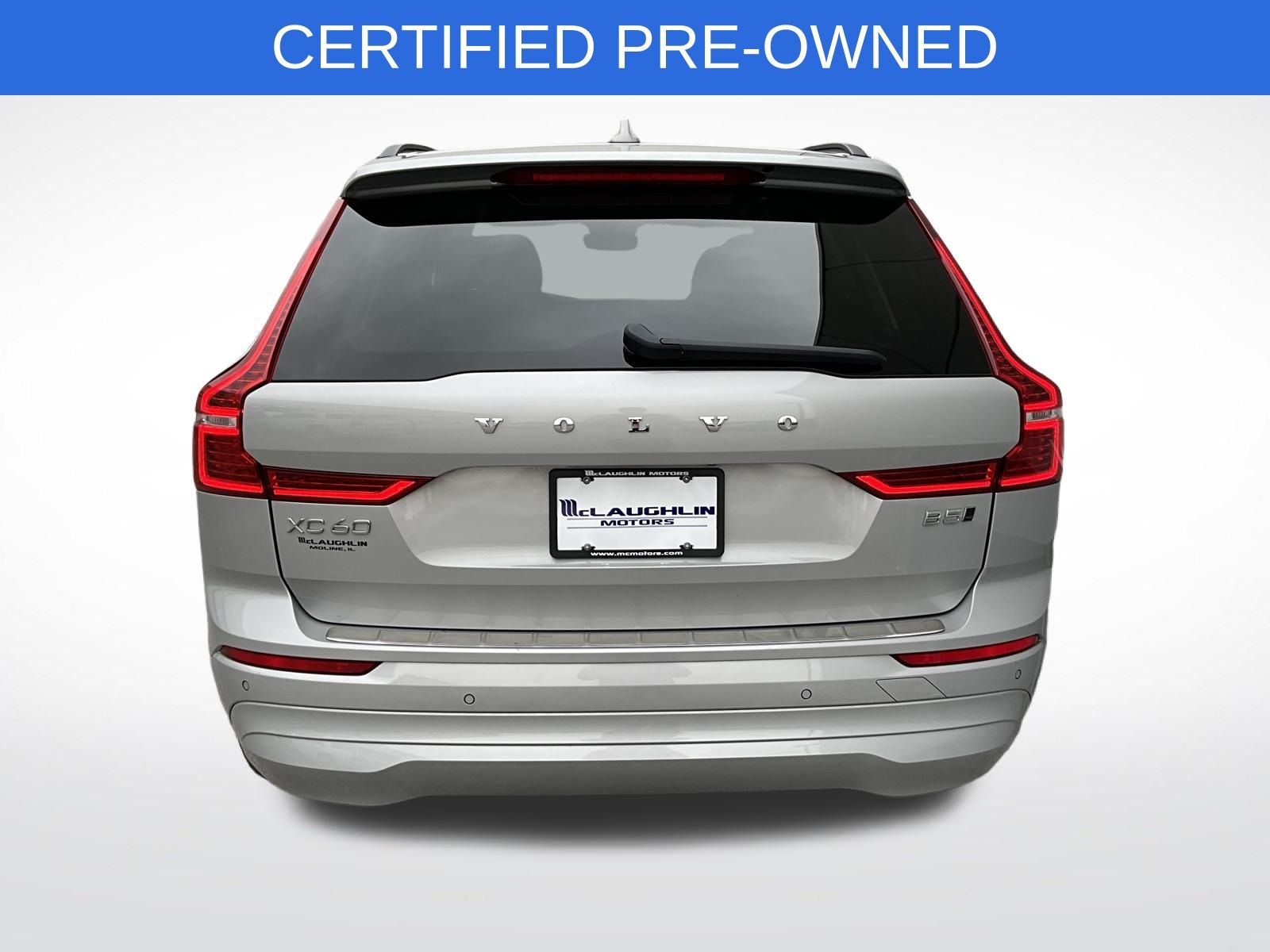 2022 Volvo XC60 B5 Momentum photo 3