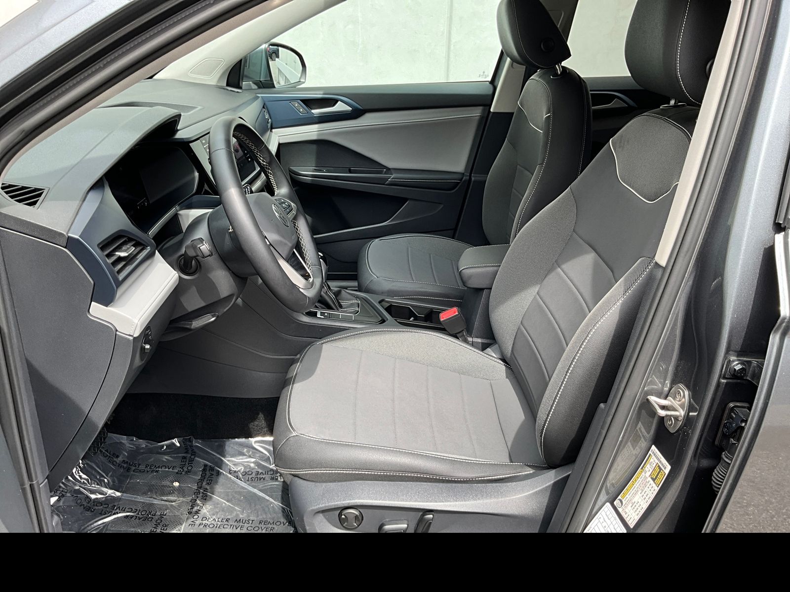 2024 Volkswagen Taos SE - Photo 2