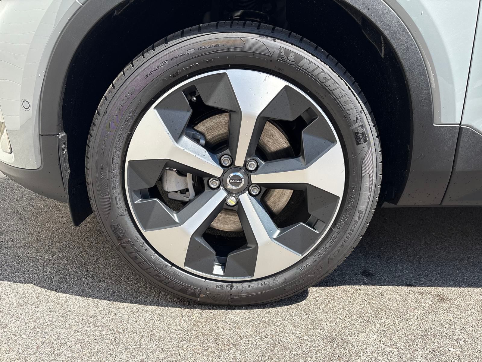 2026 Volvo XC40 Plus - Photo 35