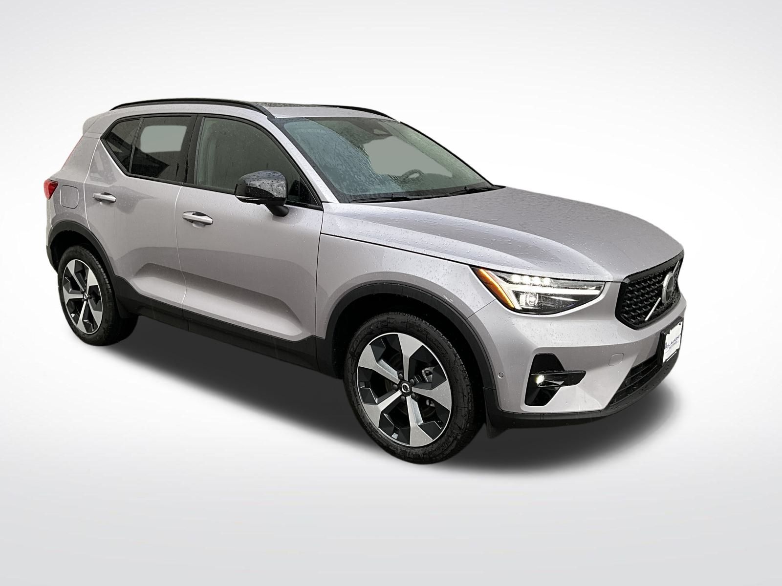 2026 Volvo XC40 Plus - Photo 6