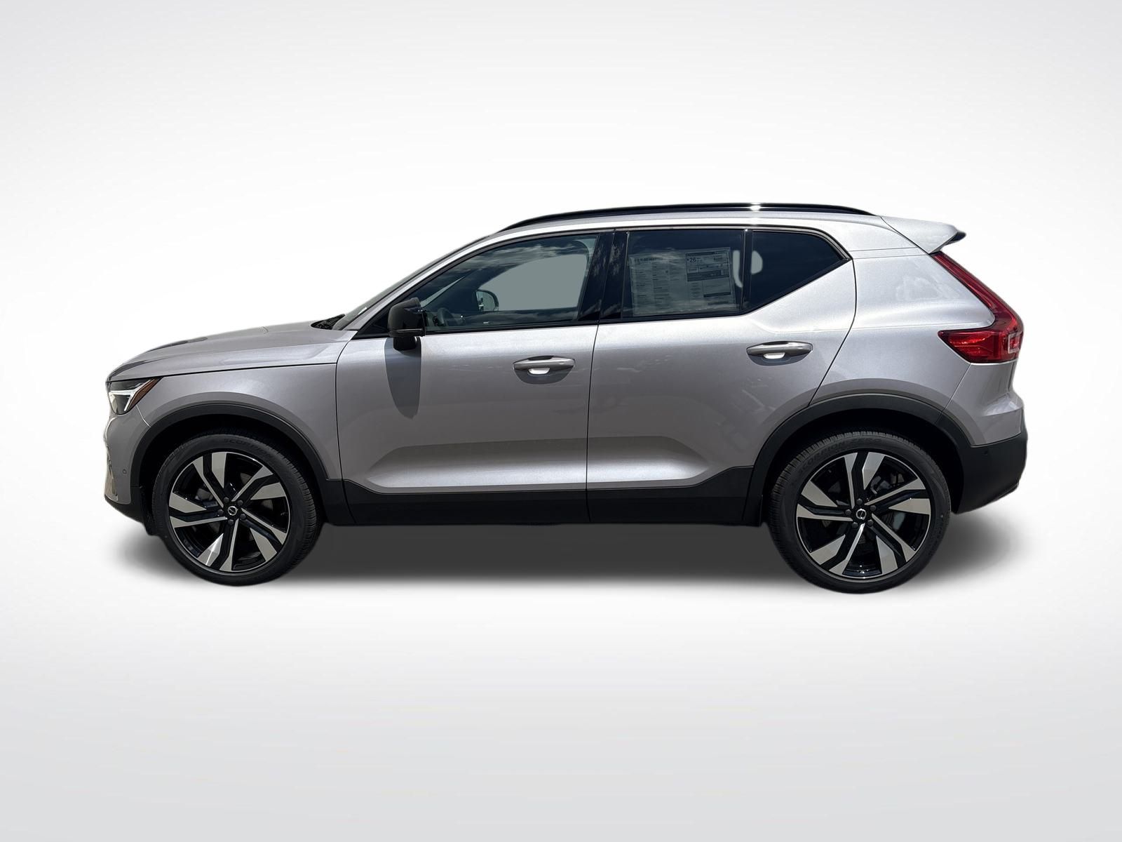 2026 Volvo XC40 photo 2