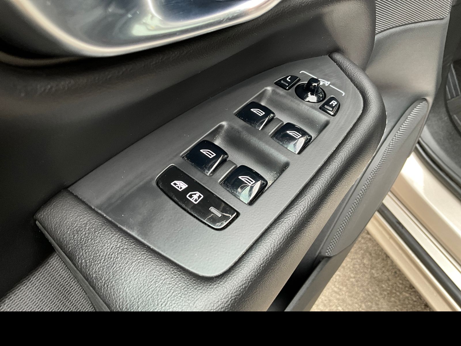 2023 Volvo XC90 Ultimate - Photo 25