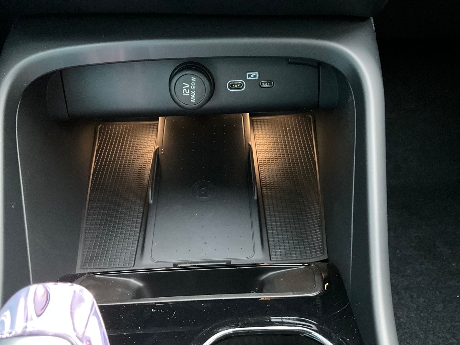 2026 Volvo XC40 Plus - Photo 24