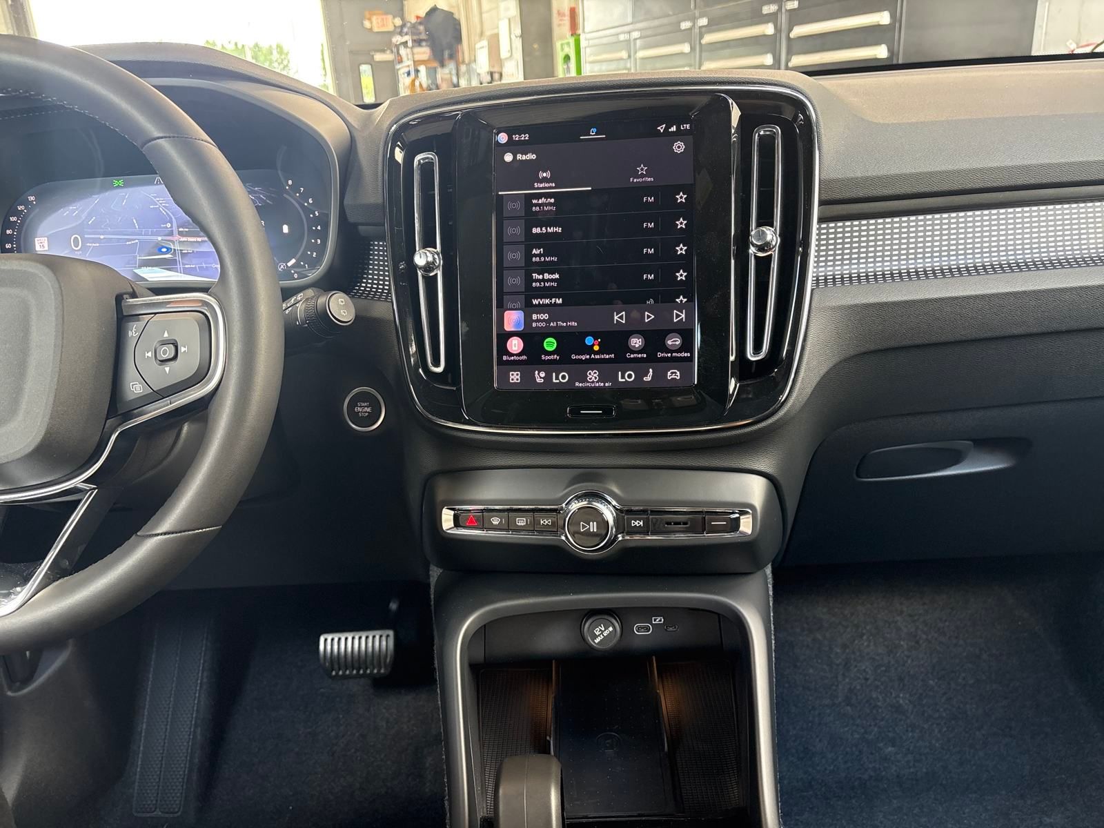 2026 Volvo XC40 Ultra - Photo 17