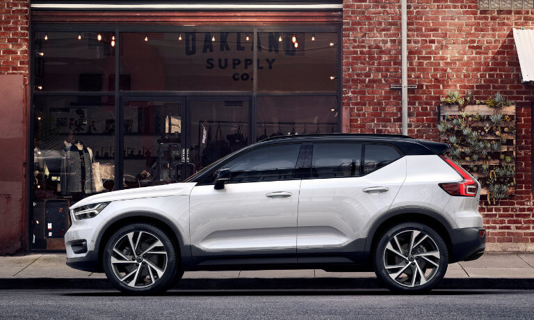 2022 Volvo XC40 parked outside a retail shop